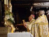 Sacerdote, oficia la Santa Misa tradicional