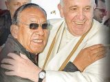 Más escándalo: Francisco nombra Cardenal a Obispo “casado” y con hijos.