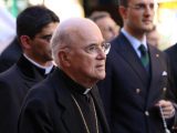 Viganò responde al Papa Francisco con nuevo testimonio sobre el encubrimiento de McCarrick